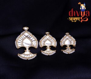 White Jadau Mukut (श्वेत जड़ाऊ मुकुट)