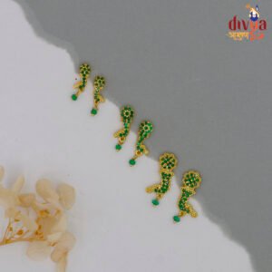 Emerald Makar Kundal (पन्ना मकर कुंडल)